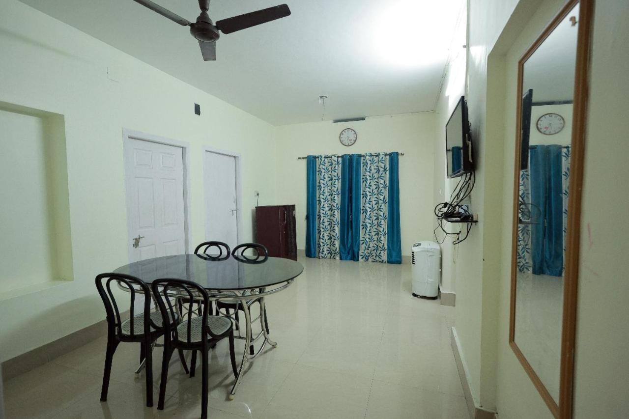 Toms Villa Along National Highway Thrissur At Nadathara Eksteriør billede