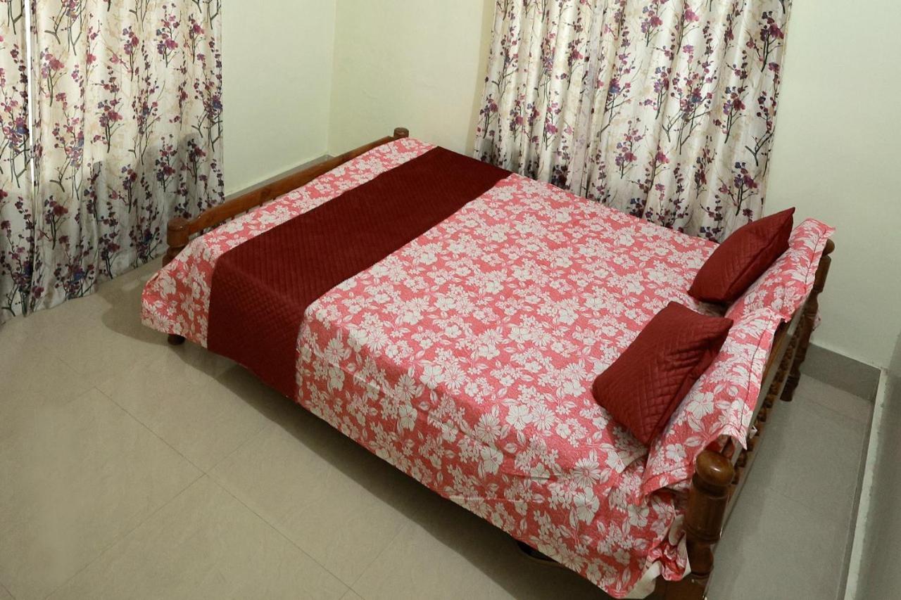 Toms Villa Along National Highway Thrissur At Nadathara Eksteriør billede