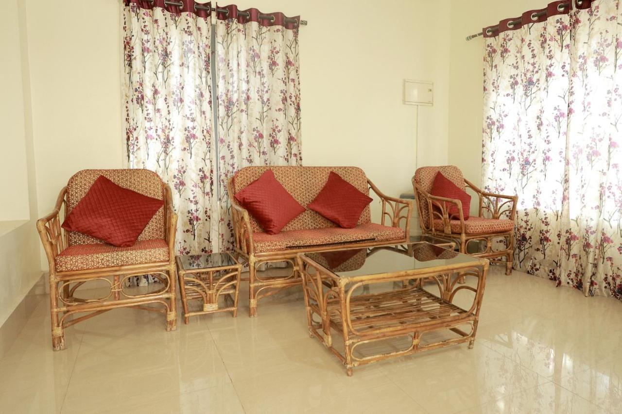 Toms Villa Along National Highway Thrissur At Nadathara Eksteriør billede